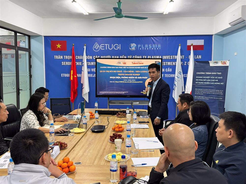 &Ocirc;ng Ho&agrave;ng Quang T&uacute; tại chương tr&igrave;nh tập huấn kiến thức