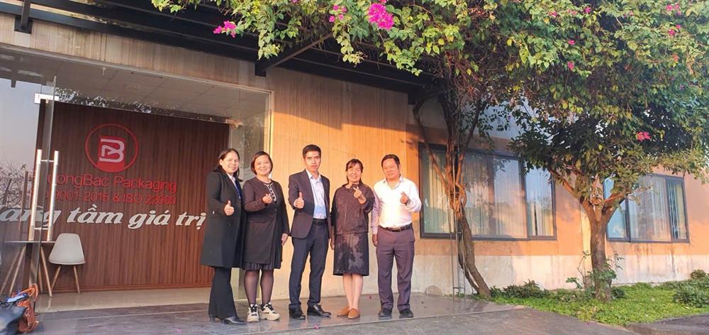 &Ocirc;ng Ho&agrave;ng Quang T&uacute; tại C&ocirc;ng ty SX bao b&igrave; Phương Bắc - tỉnh Hưng Y&ecirc;n